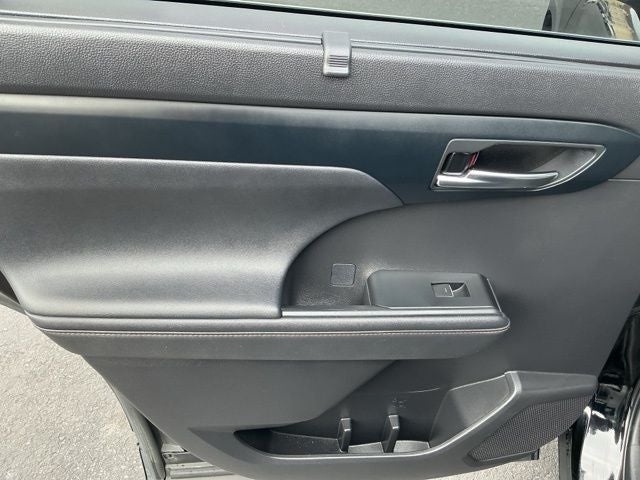 2023 Toyota Highlander Hybrid Bronze Edition