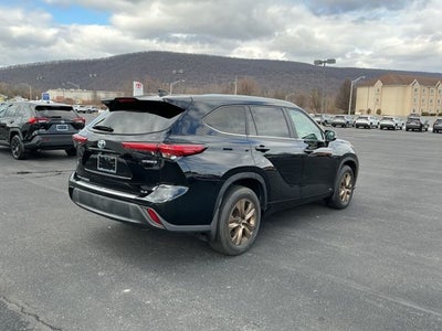 2023 Toyota Highlander Hybrid Bronze Edition