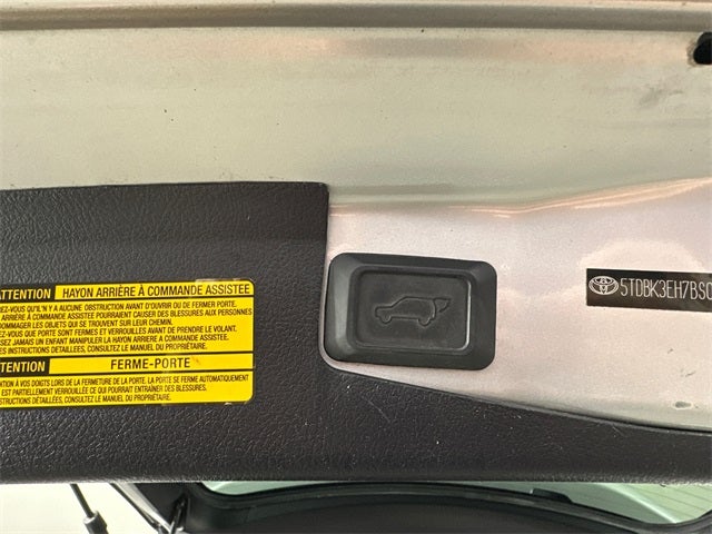 2011 Toyota Highlander SE