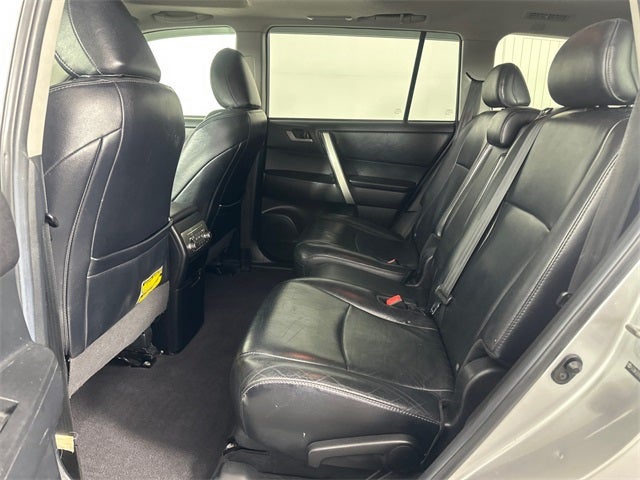 2011 Toyota Highlander SE