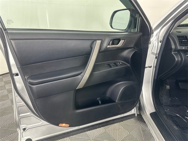 2011 Toyota Highlander SE