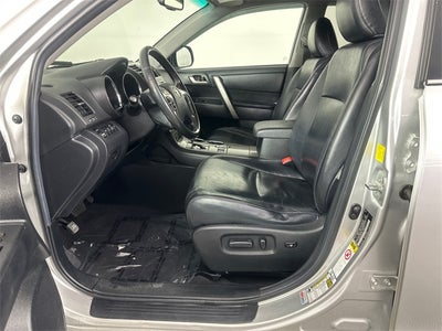 2011 Toyota Highlander SE