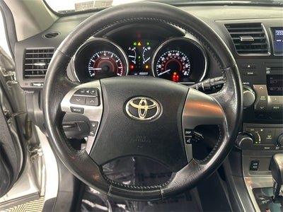 2011 Toyota Highlander SE