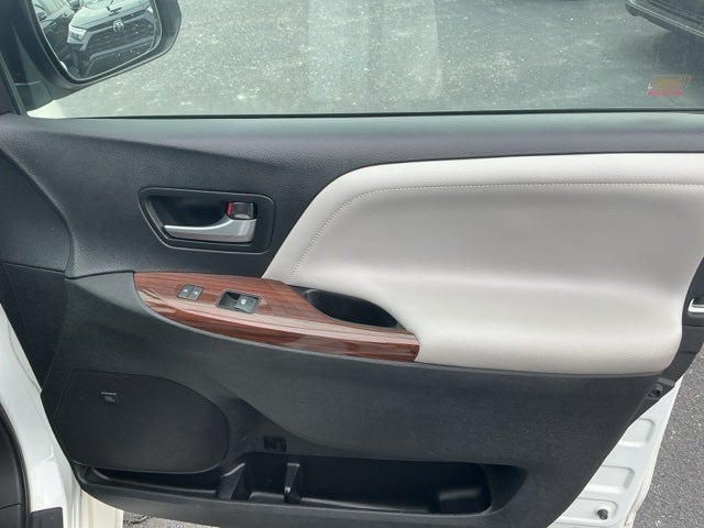 2018 Toyota Sienna Limited Premium 7 Passenger