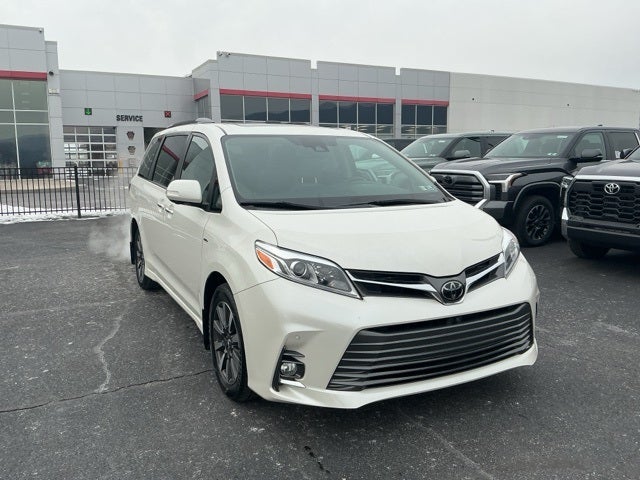 2018 Toyota Sienna Limited Premium 7 Passenger