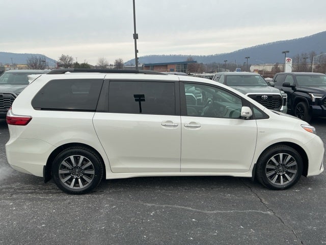 2018 Toyota Sienna Limited Premium 7 Passenger