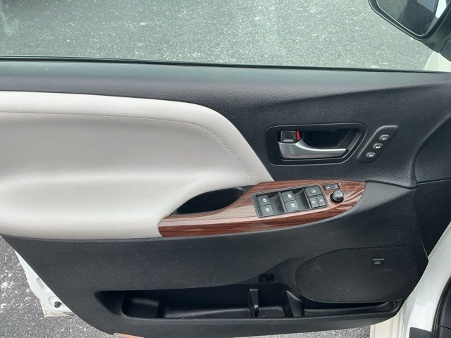 2018 Toyota Sienna Limited Premium 7 Passenger