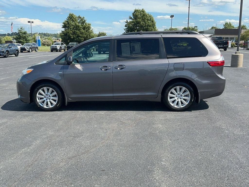 2017 Toyota Sienna LE 7 Passenger
