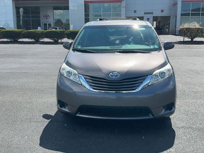 2017 Toyota Sienna LE 7 Passenger