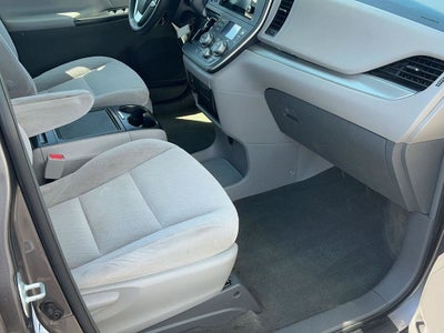 2017 Toyota Sienna LE 7 Passenger