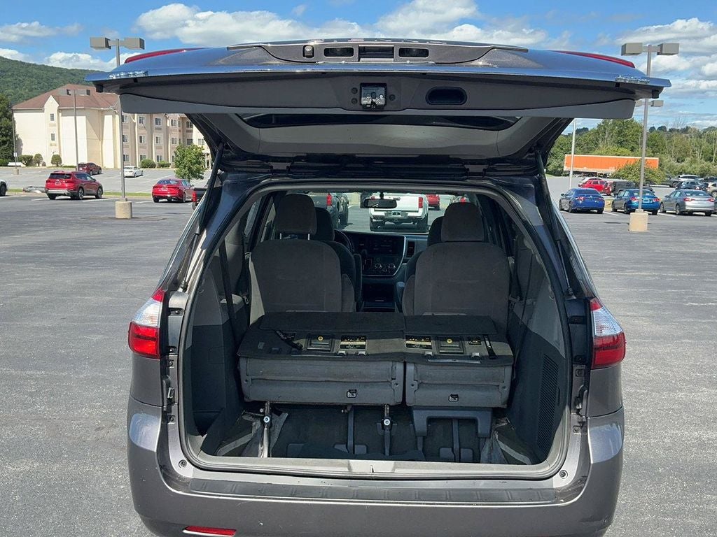 2017 Toyota Sienna LE 7 Passenger