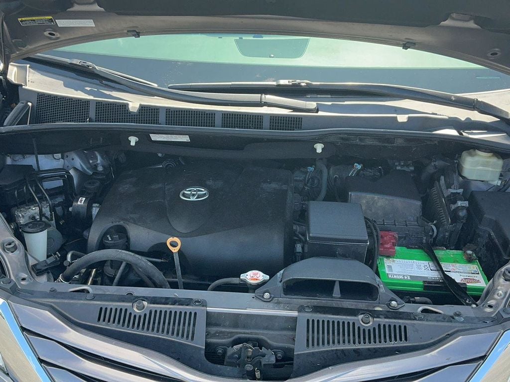 2017 Toyota Sienna LE 7 Passenger