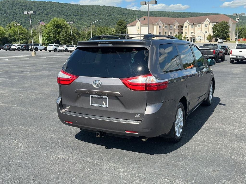 2017 Toyota Sienna LE 7 Passenger