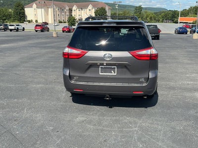 2017 Toyota Sienna LE 7 Passenger