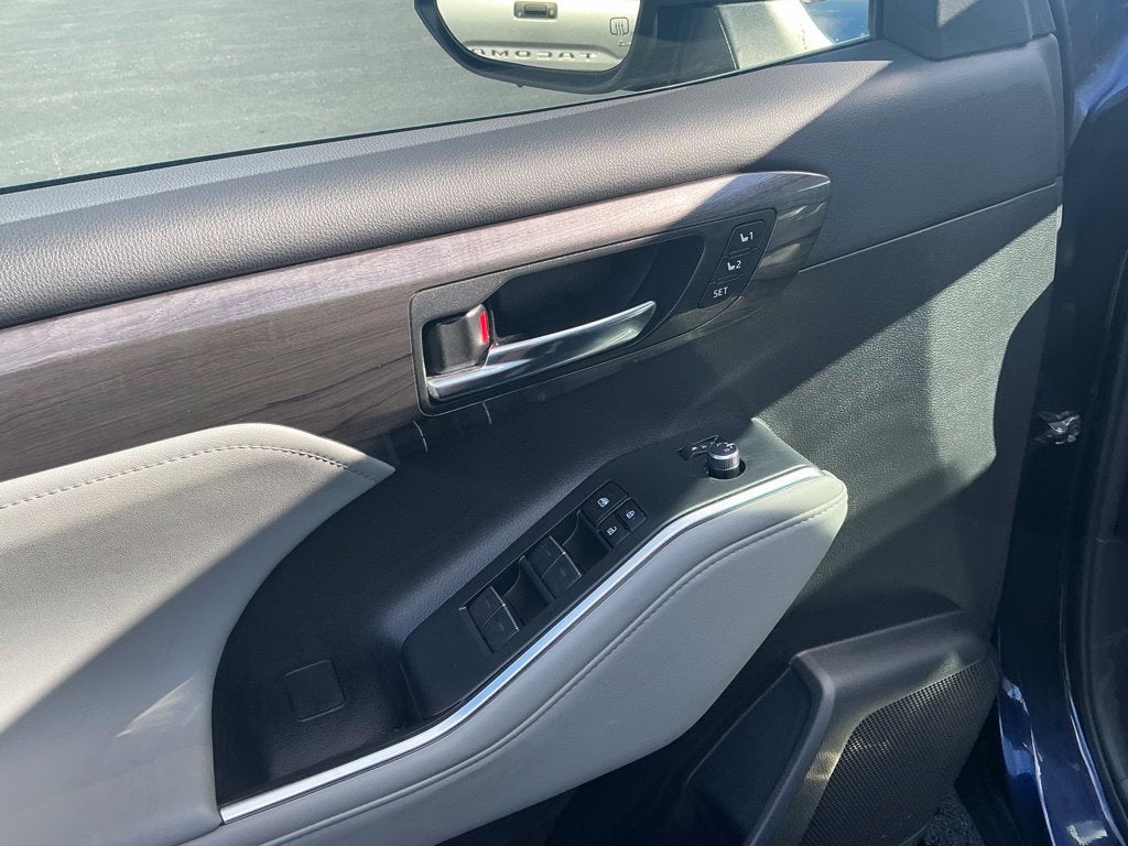 2024 Toyota Highlander Limited
