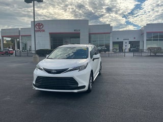 2024 Toyota Sienna LE 8 Passenger
