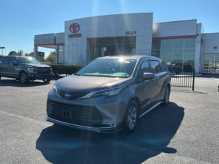 2022 Toyota Sienna XLE 8 Passenger