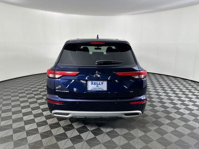 2022 Mitsubishi Outlander SE