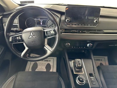 2022 Mitsubishi Outlander SE