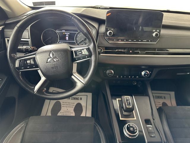 2022 Mitsubishi Outlander SE