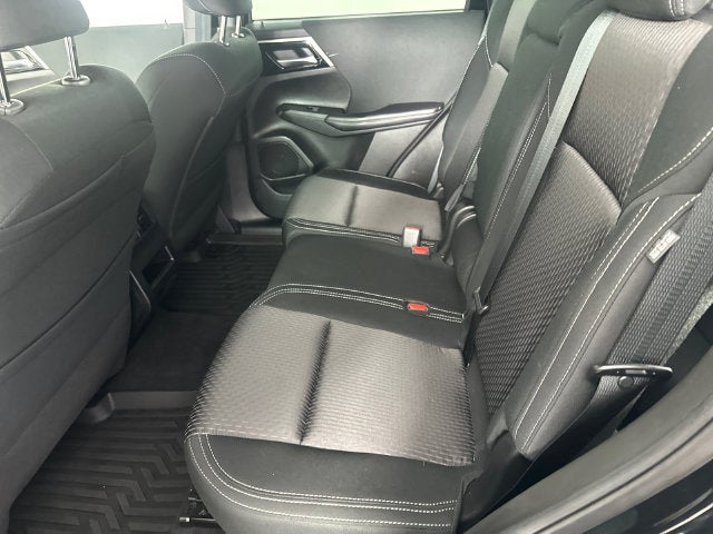 2023 Mitsubishi Outlander ES