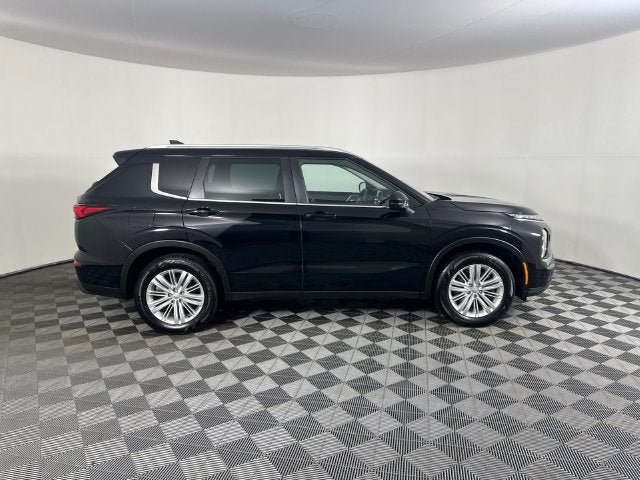 2023 Mitsubishi Outlander ES