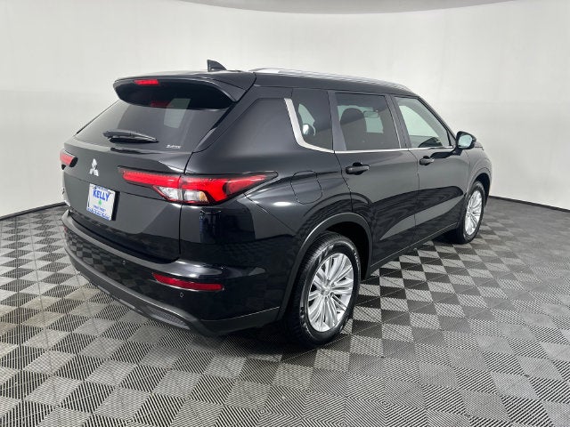 2023 Mitsubishi Outlander ES