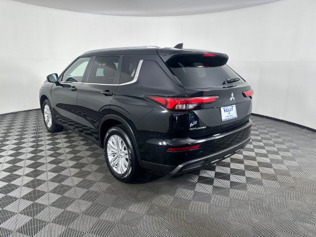 2023 Mitsubishi Outlander ES