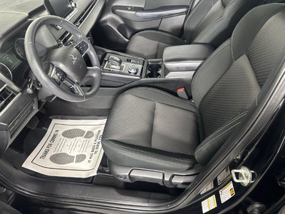 2023 Mitsubishi Outlander ES