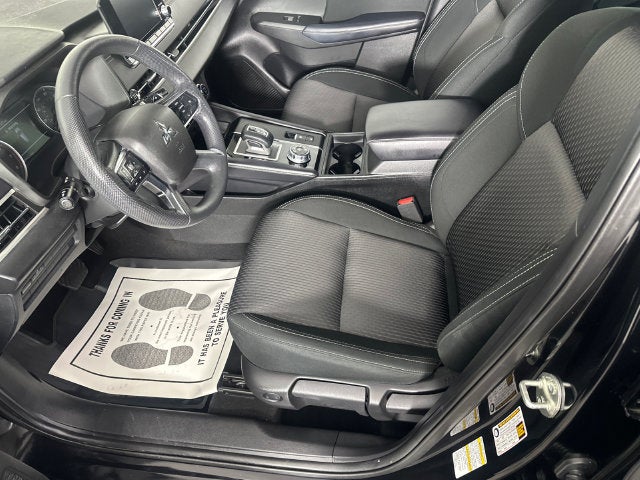 2023 Mitsubishi Outlander ES