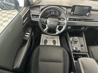 2023 Mitsubishi Outlander ES
