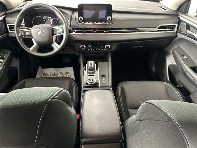 2022 Mitsubishi Outlander ES