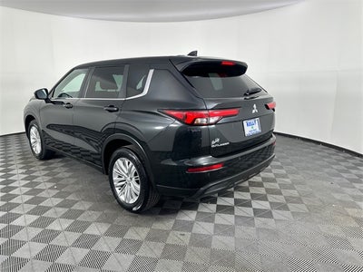 2022 Mitsubishi Outlander ES