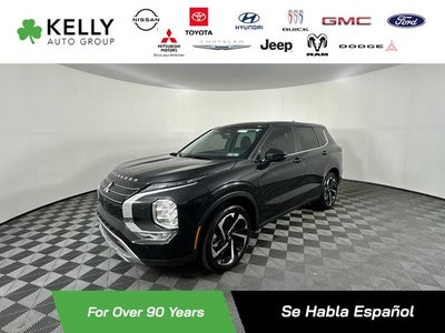 2023 Mitsubishi Outlander SE