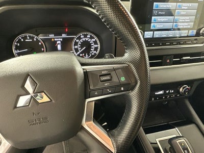 2022 Mitsubishi Outlander SE