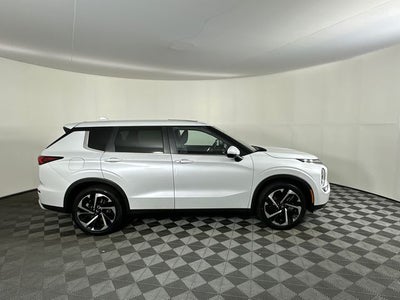 2022 Mitsubishi Outlander SE