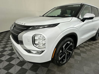 2022 Mitsubishi Outlander SE