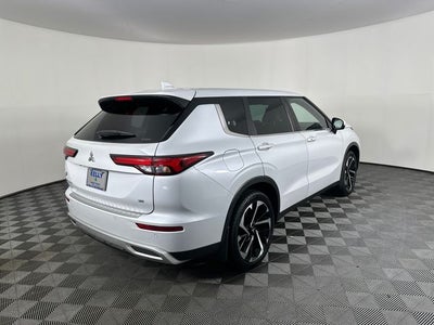 2023 Mitsubishi Outlander SE