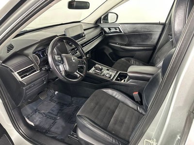 2022 Mitsubishi Outlander SE