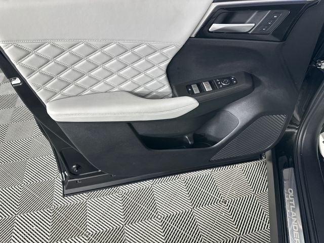 2025 Mitsubishi Outlander PHEV SEL