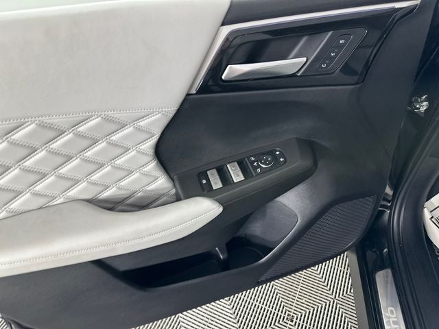 2025 Mitsubishi Outlander PHEV SEL