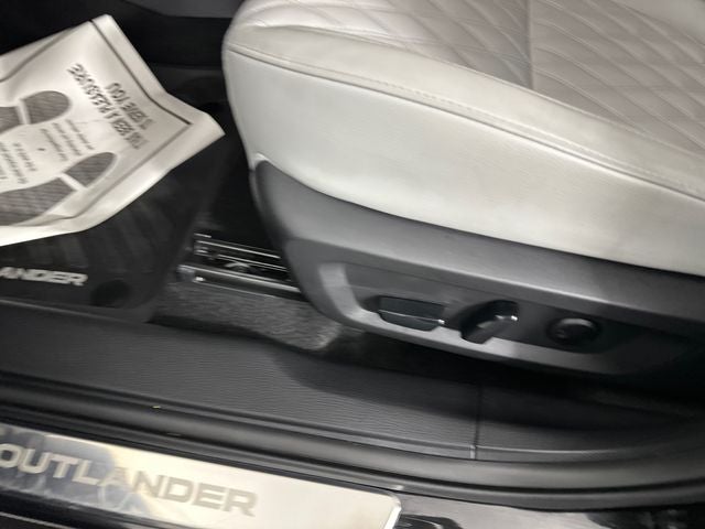 2025 Mitsubishi Outlander PHEV SEL