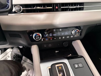 2025 Mitsubishi Outlander PHEV SEL