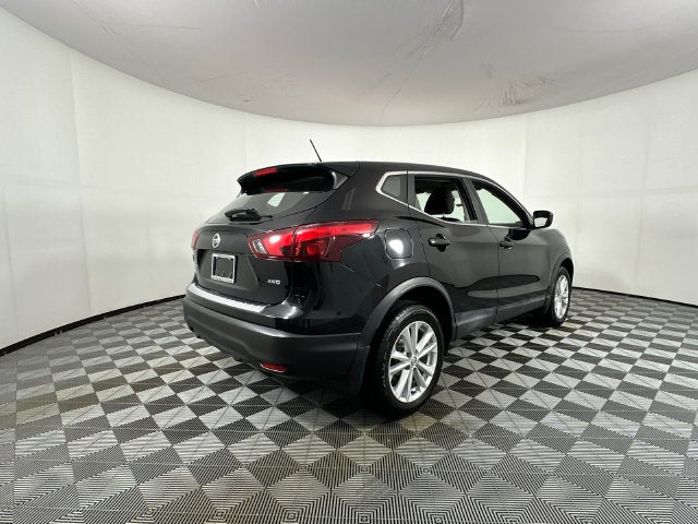 2017 Nissan Rogue Sport S