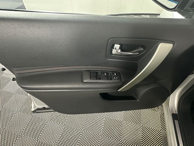 2011 Nissan Rogue SV