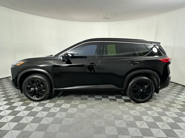 2023 Nissan Rogue SV Midnight Edition & Premium Package