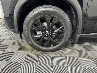 2023 Nissan Rogue SV Midnight Edition & Premium Package