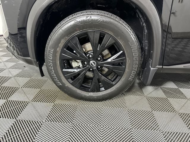 2023 Nissan Rogue SV Midnight Edition & Premium Package