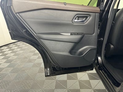 2023 Nissan Rogue SV Midnight Edition & Premium Package