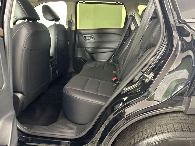 2023 Nissan Rogue SV Midnight Edition & Premium Package